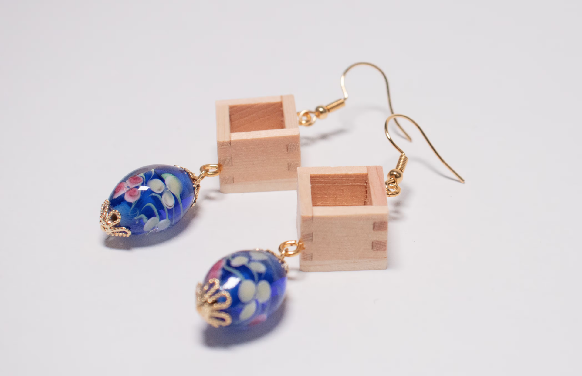 FOMUS PARURE earring (TONBO-DAMA blue)